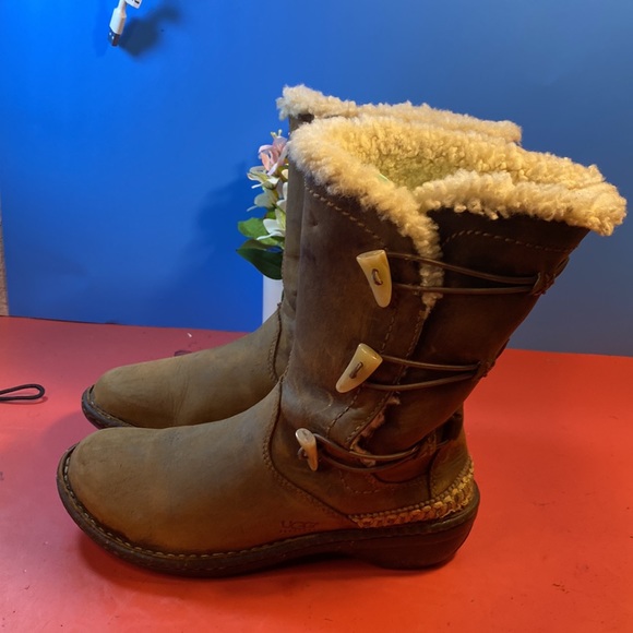 Ugg boots SZ 7 - Picture 4 of 7